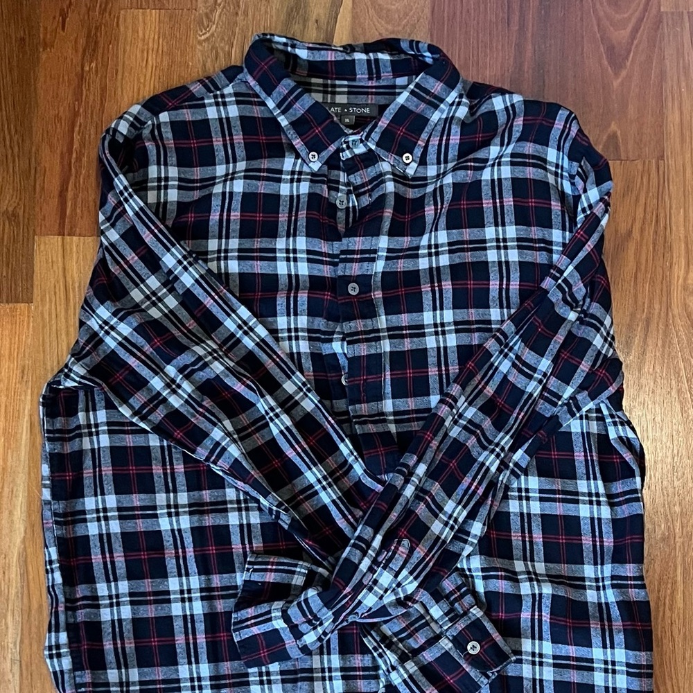 Slate & Stone Men’s Button Down Shirt